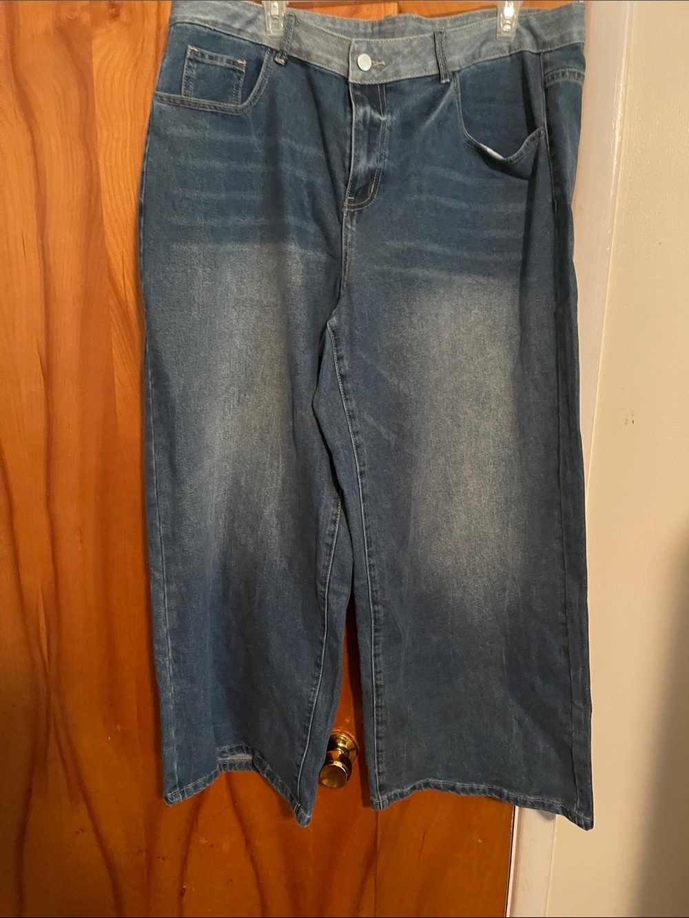Woman’s Denim Cargo-Style jeans— Blue